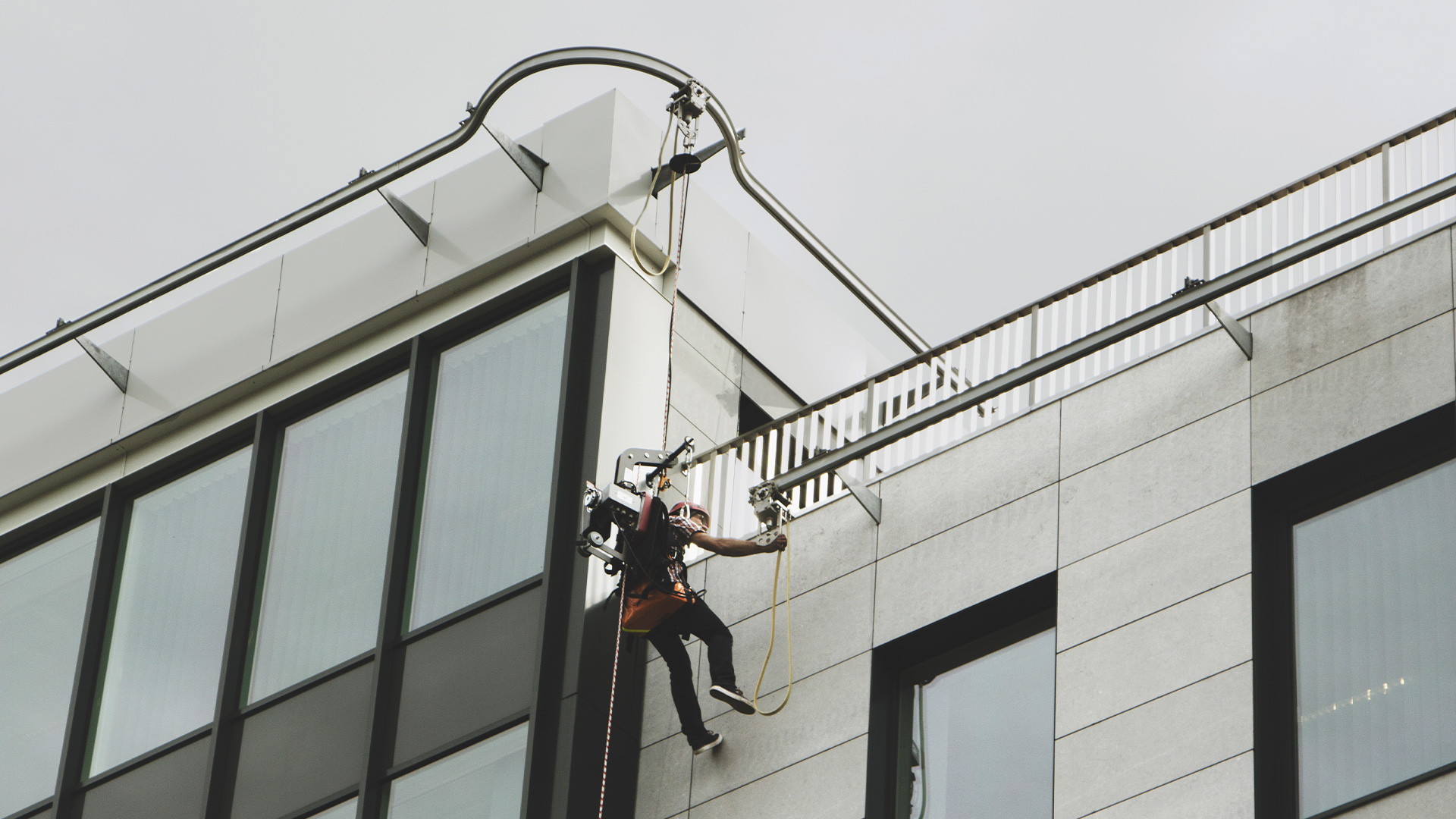 SafeAccess und RopeClimber Backpack auf mehreren Ebenen