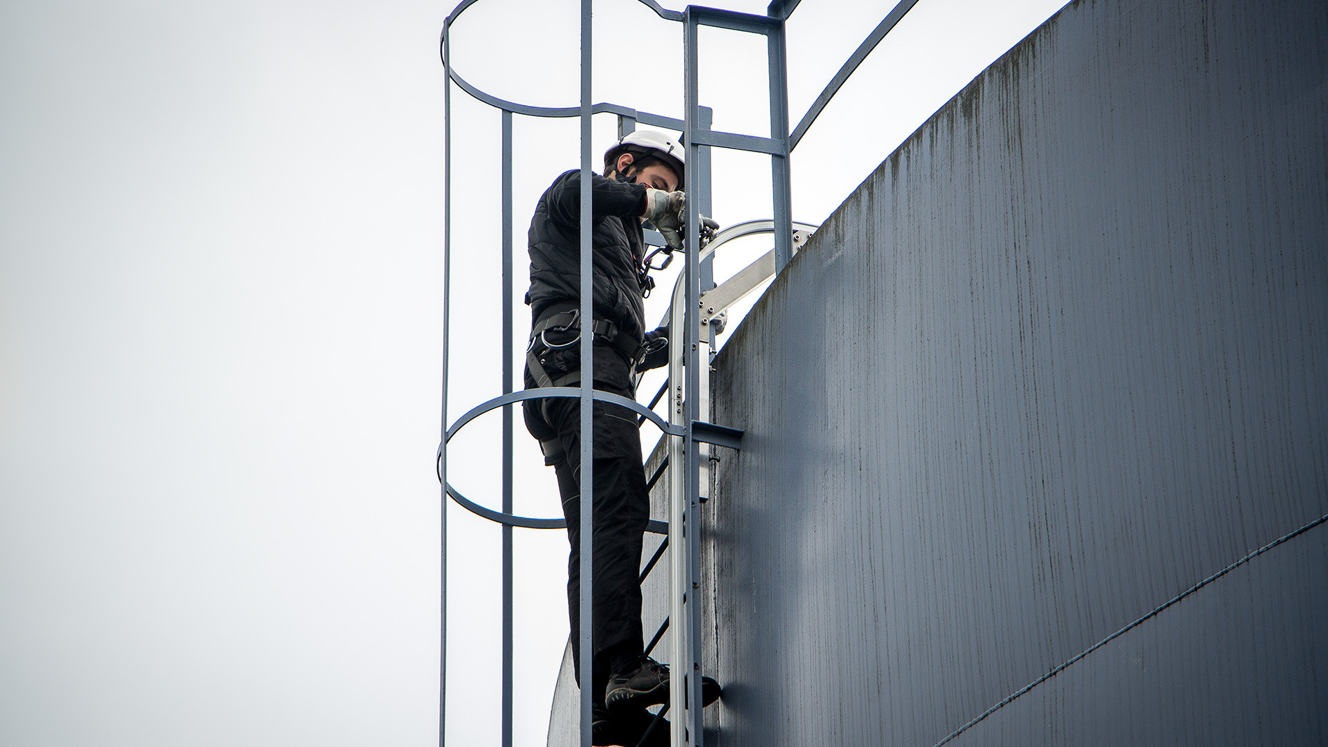 Solutions d'accès aux toits de l'usine Goodyear