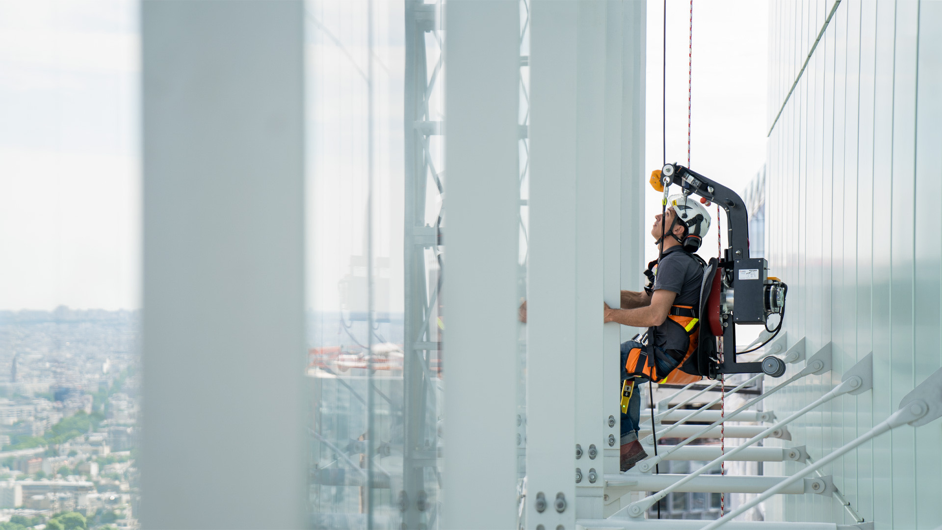 Cam cephe temizliği için RopeClimber vinç