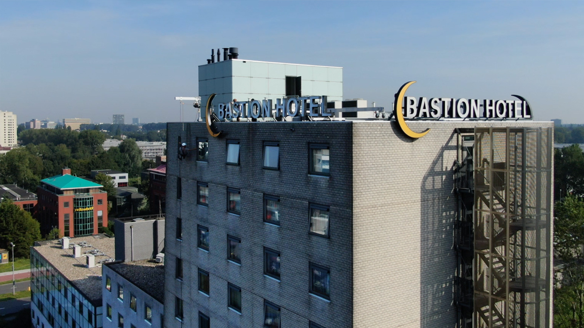 Treuil RopeClimber avec potence sur hôtel