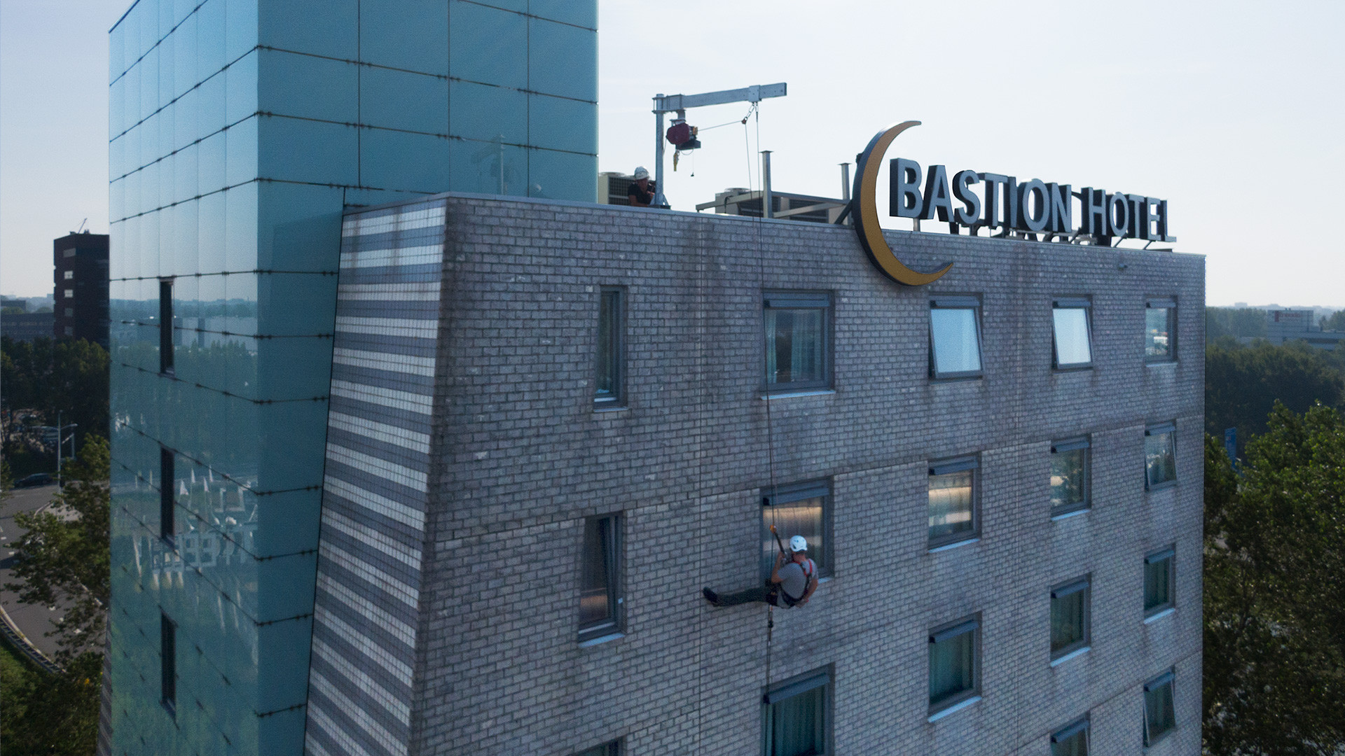 Treuil RopeClimber avec potence sur hôtel