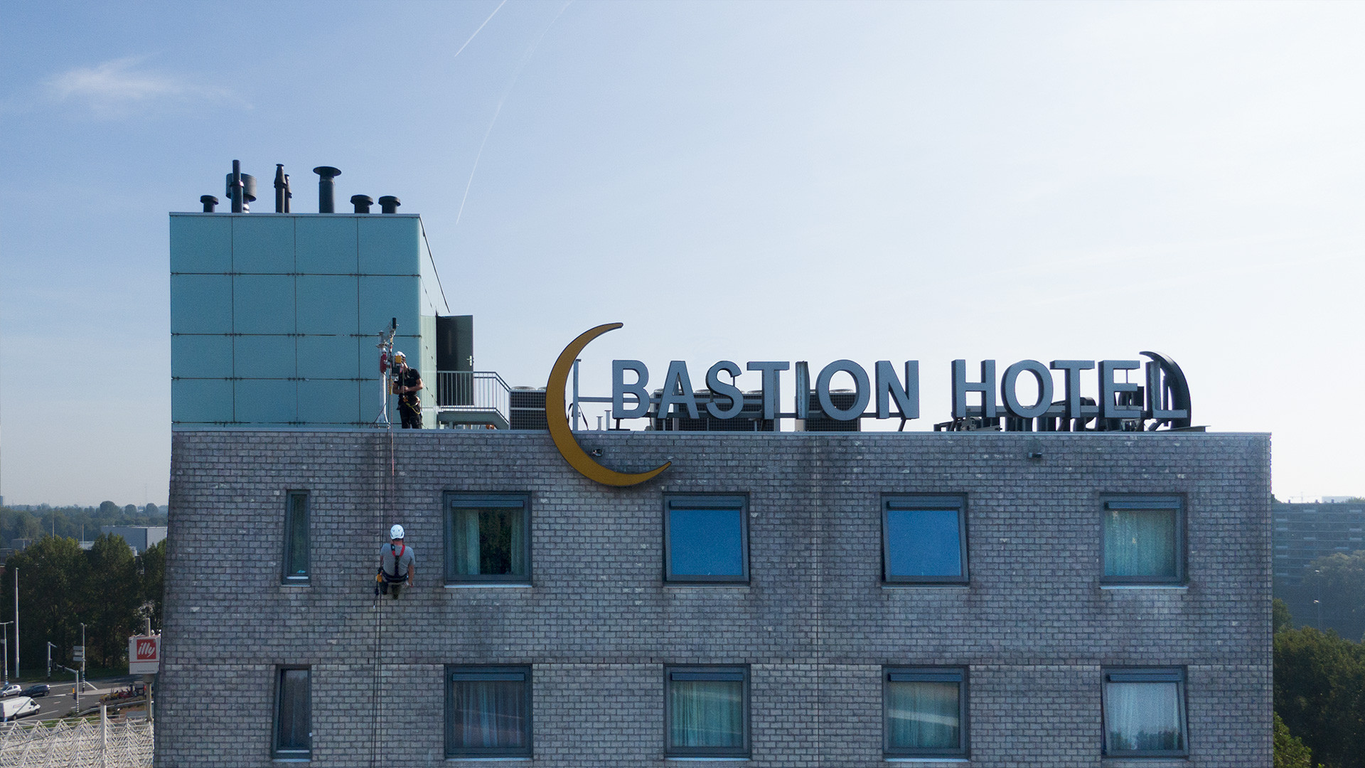 Treuil RopeClimber avec potence sur hôtel