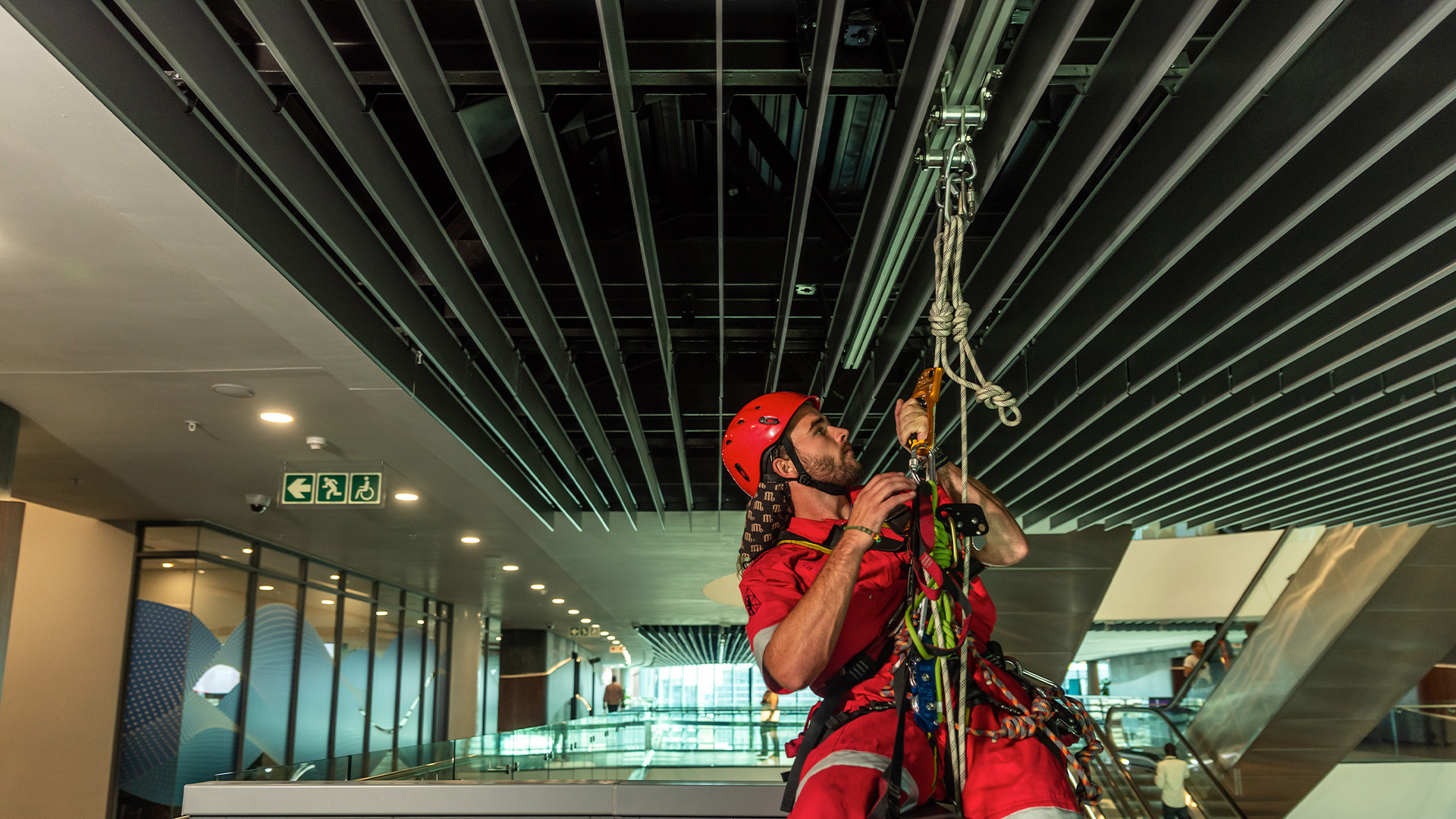 SafeAccess monorail for abseiling works in a mall