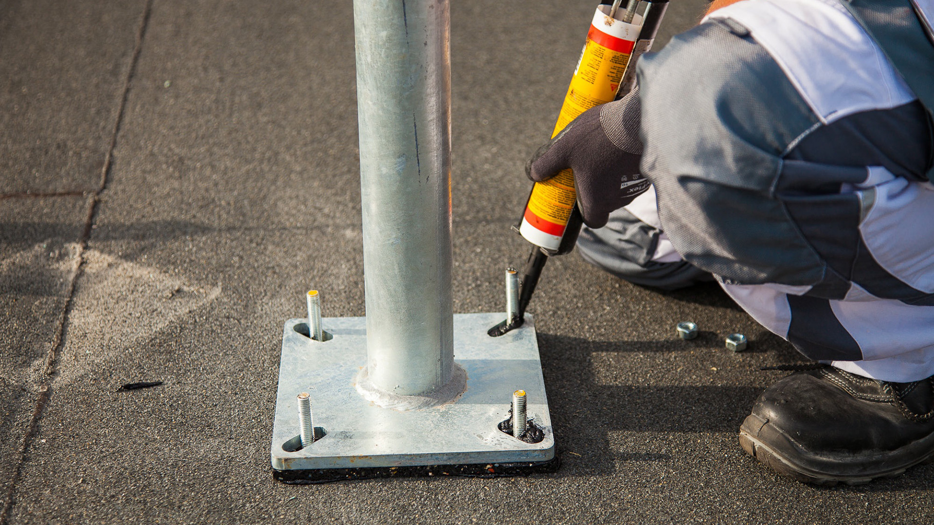 Securing access to Procter & Gamble's factory roofs