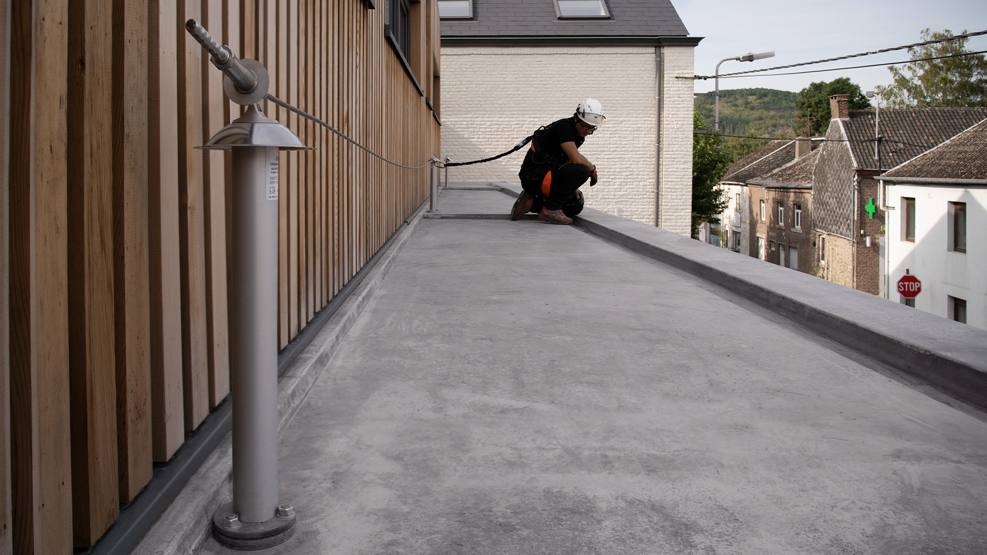 Sichern einer Dachterrasse mit Unipost