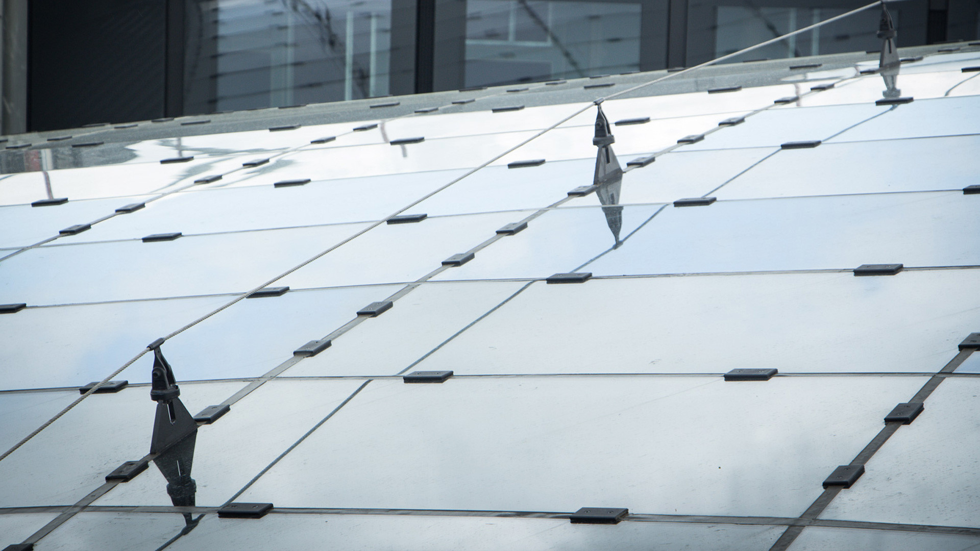 Securope on glass roof