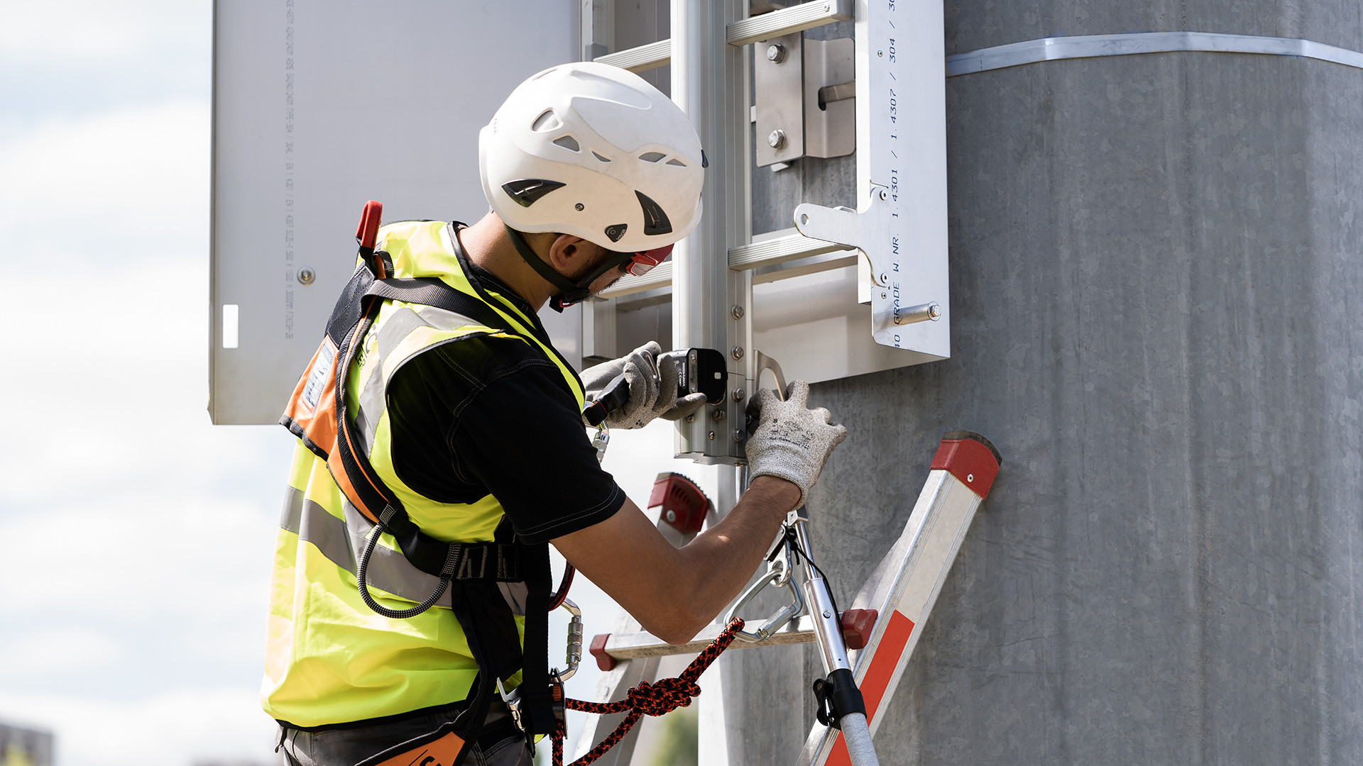 Maintenance de mats électriques de 40m