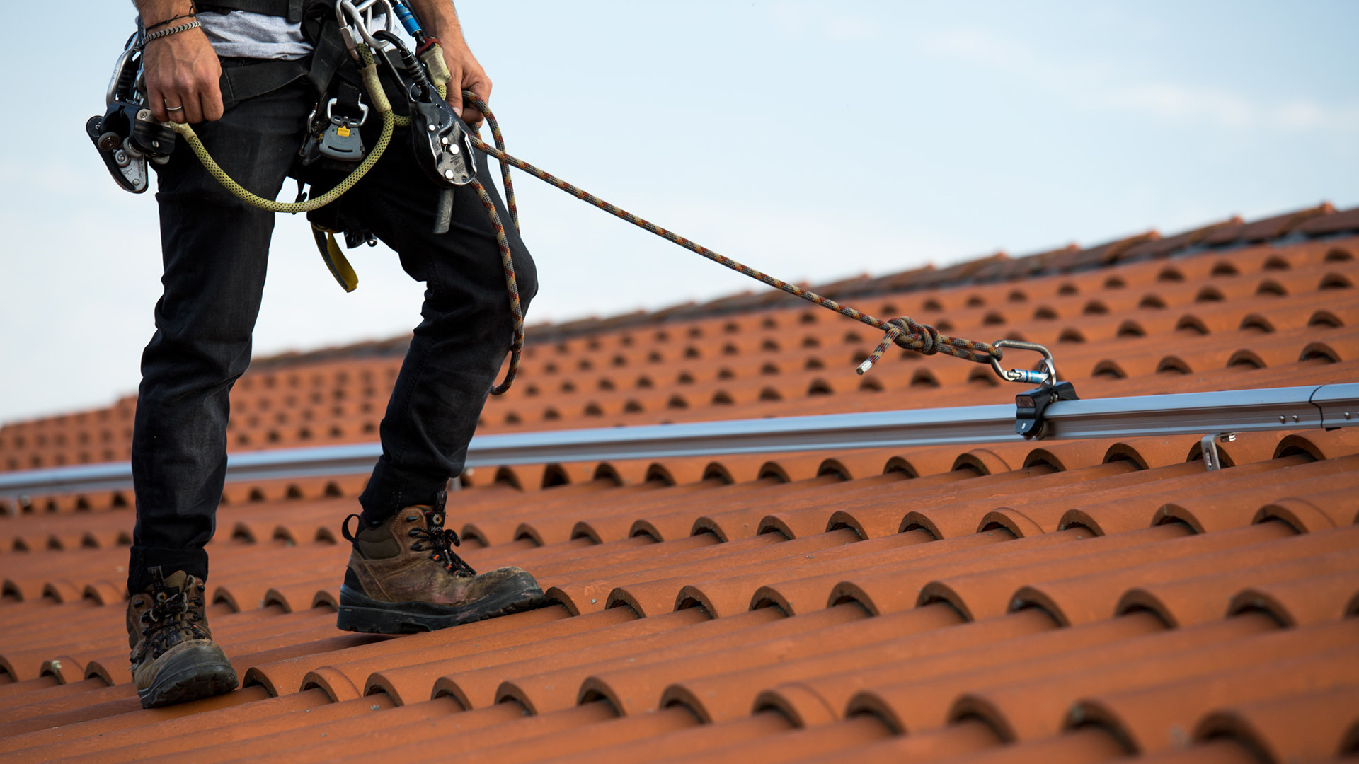 Maintenance system for tile roof in France