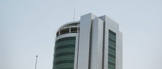 Круговой рельс наружного фасада в Bahrain Financial Harbour