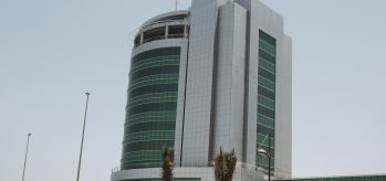 Binario circolare per l'esterno della facciata Bahrain Financial Harbour