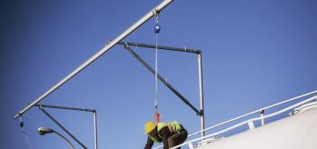 Flexbow masten voor het beveiligen van vrachtwagens