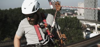 Personal fall protection equipment for works at height