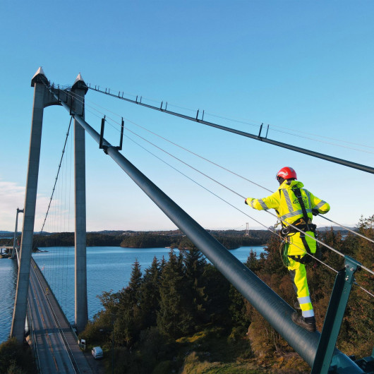 Ensuring Safe Access on Aging Bridges: Fallprotec’s SecuRope Lifeline Installed on Norway's Iconic Bømla Bridge